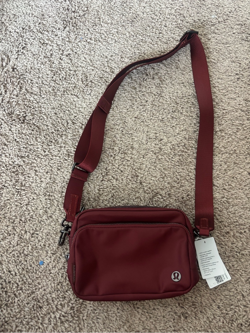 lululemon Everywhere Crossbody Bag in Burgundy